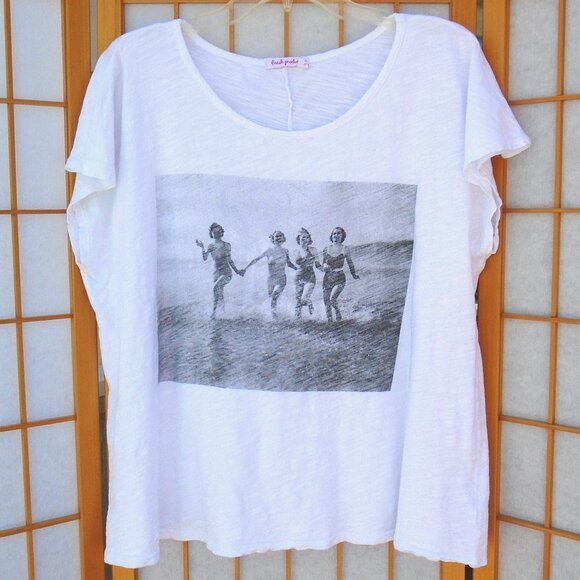 fresh produce Tops - FRESH PRODUCE OS White Keepsake T 'Beach Babes' One Size M-L-XL EUC